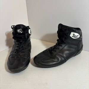 Select women’s black boxing wrestling boots shoes in size 7.5